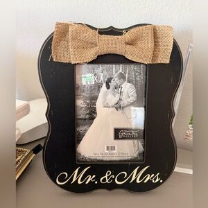 Black 'Mr. & Mrs.' Photo Frame